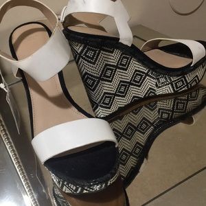 Zara size 9 wedges